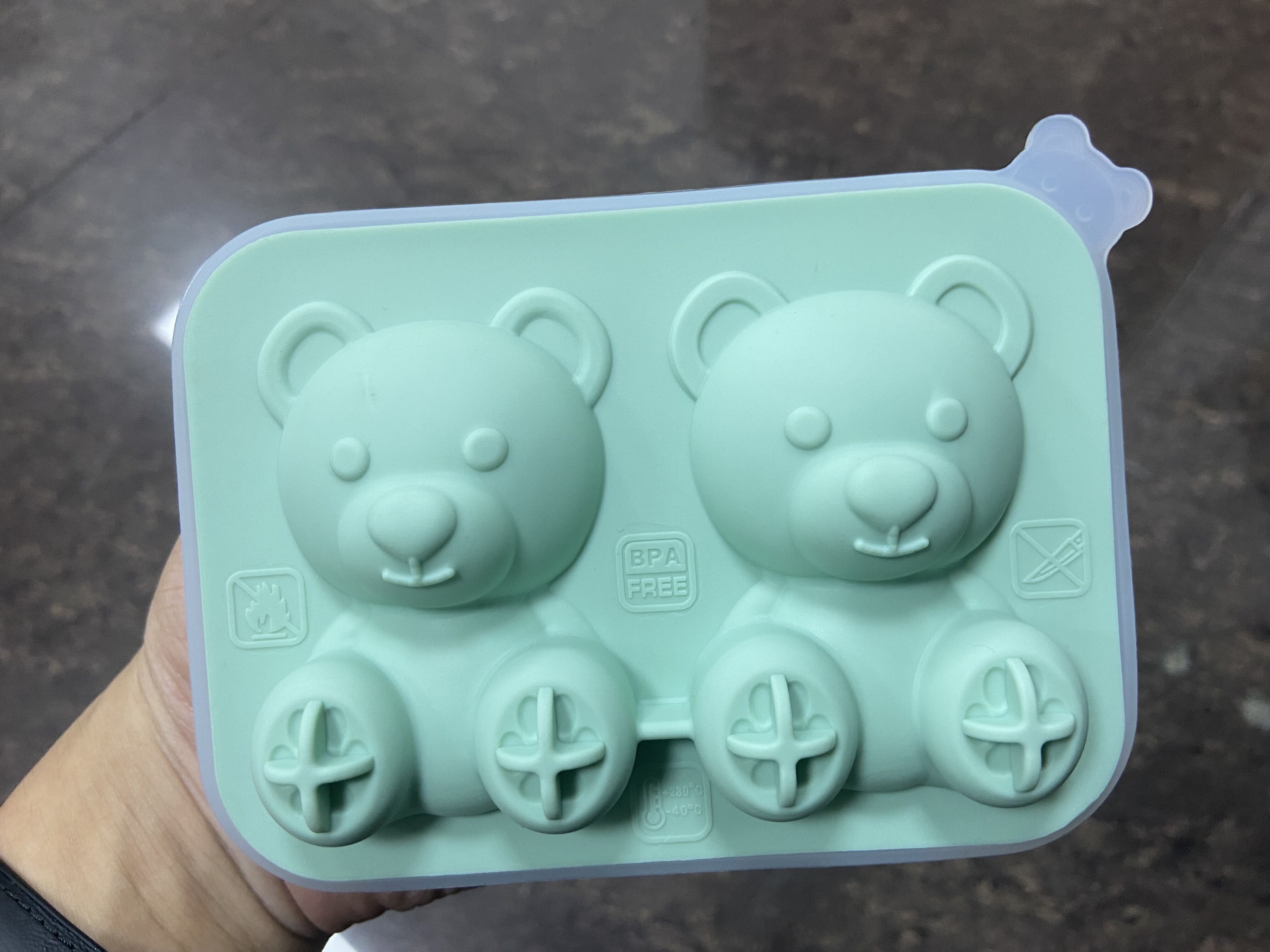 2 CAVITY BEAR ICE TRAY 001