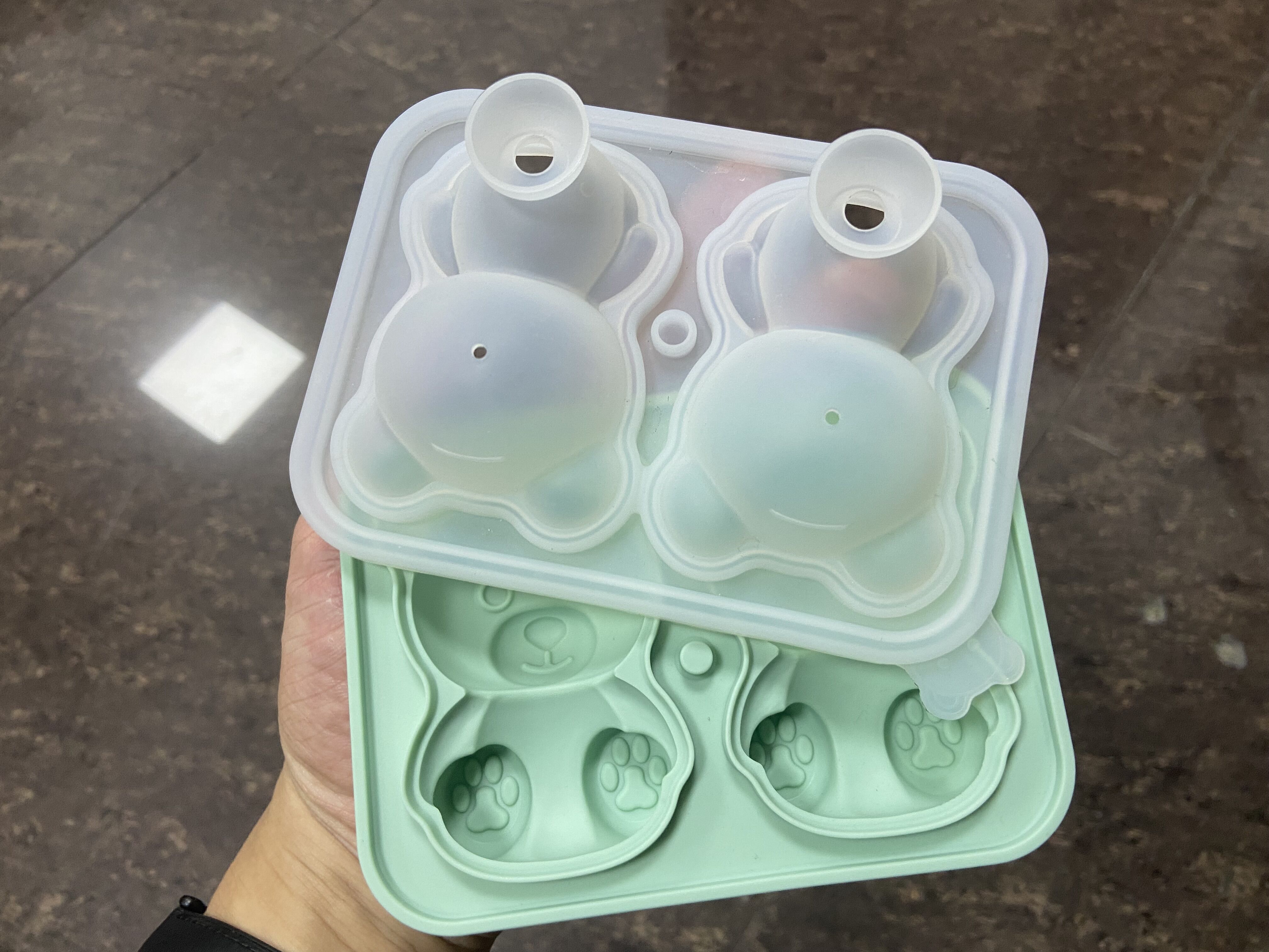 2 CAVITY BEAR ICE TRAY 003