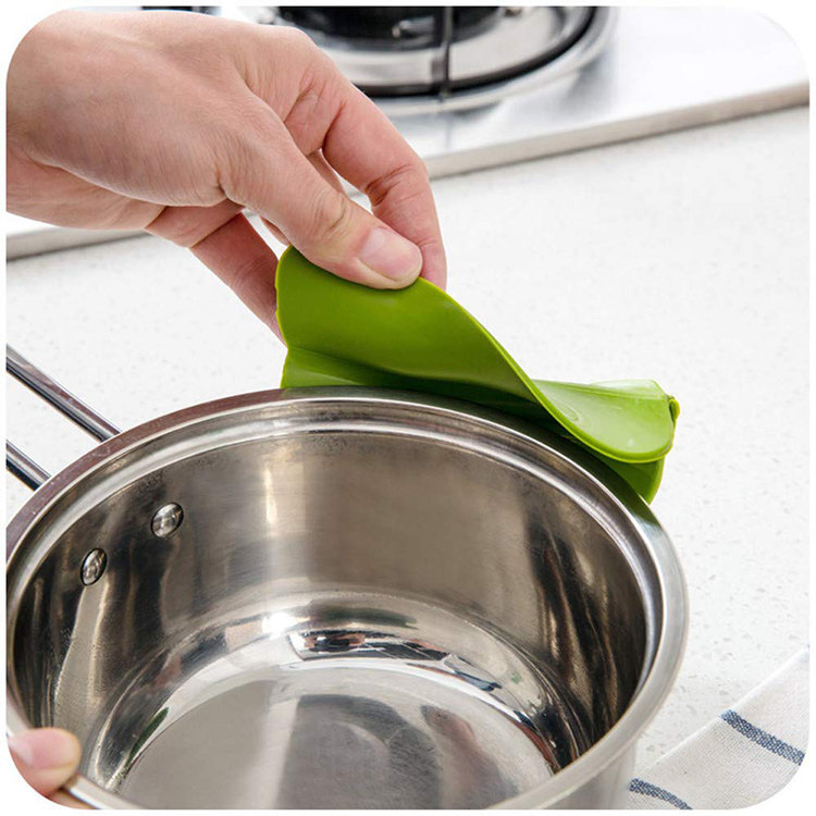 ʻO ke kuʻekuʻe kopa ʻo Silicone Pour Soup Funnel (3)